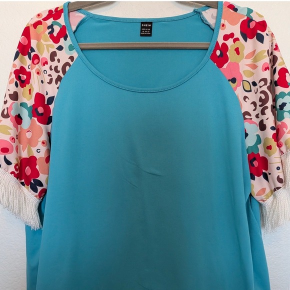SHEIN Tops - Women XL Teal Floral 80s Leopard Raglan Fringe Trim Short Sleeve Top